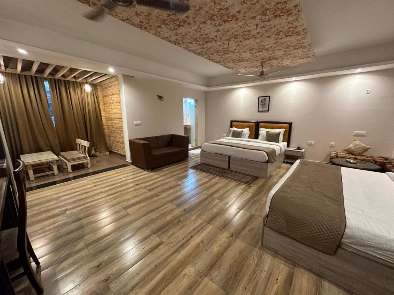 Peaks And Pines Resort ลันส์โดว์นี ภายนอก รูปภาพ